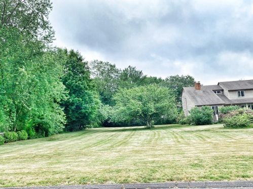 7 Orchard Farms Rd, Colchester CT  06415-2623 exterior