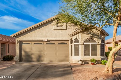 6634 Barstow St, Mesa, AZ 85205-8401