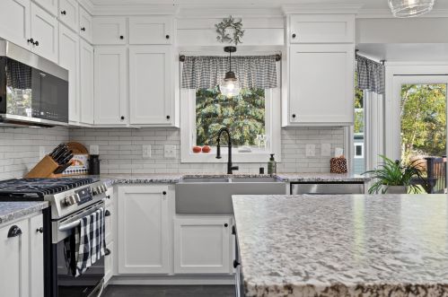 28423 Joanie Ln, Waterford, WI 53185-1874