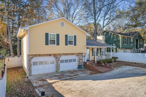 1205 Panola Rd, Stone Mountain, GA 30088-3201