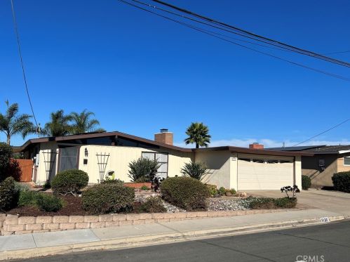 6130 Howell Dr, La Mesa, CA 91942-3828