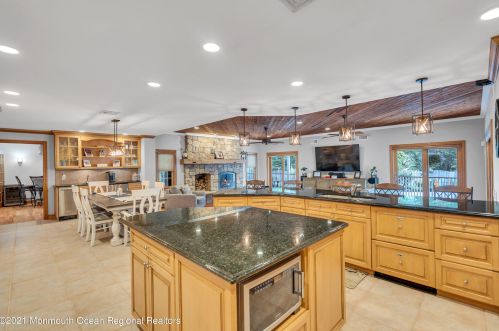 537 Herbert Ln, Bricktown, NJ 08724-1046
