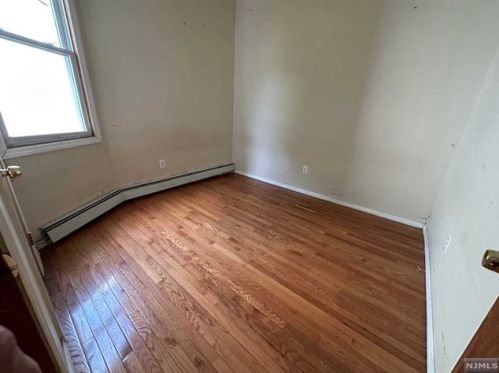 81 Paterson Ave, Paterson NJ 07522-1435 exterior