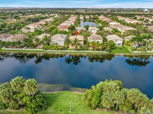 3065 163rd Ave, Hollywood, FL 33027-5239
