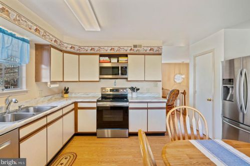 10909 Heatherwood Dr, Spotsylvania VA  22553-1669 exterior