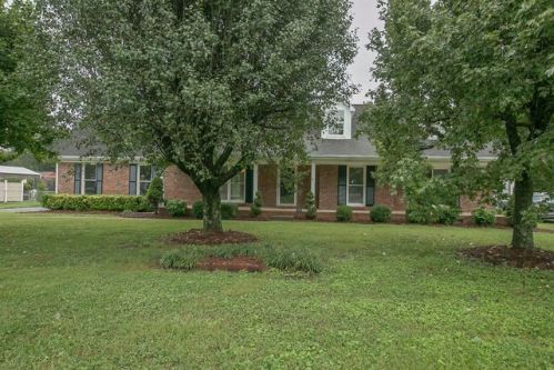 5843 Foothills Dr, Murfreesboro, TN 37129-2601