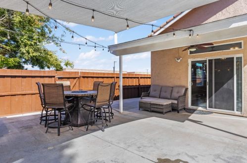 5643 Arnerich Ct, Riverbank CA  95367-9541 exterior