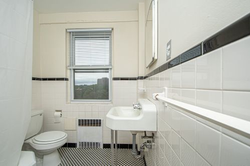 230 Farmington Ave, Hartford CT  06105-3518 exterior