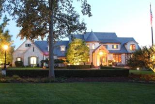 2975 Hidden Lake Rd, Thiensville, WI 53092-5300