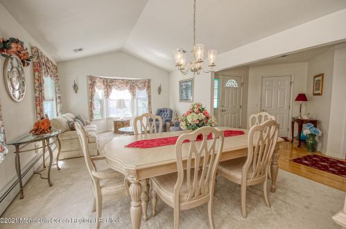 27 Valley Stream Ln, Lakewood NJ  08701-5746 exterior