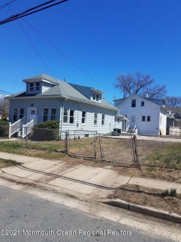 108 Hudson Ave, Middletown NJ  07748-5518 exterior