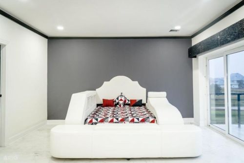 703 Leaning Oak Trl, Richmond TX  77406-4653 exterior