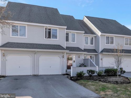 127 Thomas Ct, Kennett Sq, PA 19348-1851