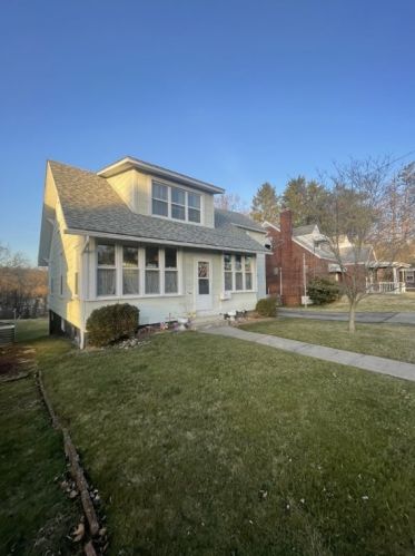1347 Strawn Ave, New Kensington, PA 15068-5735
