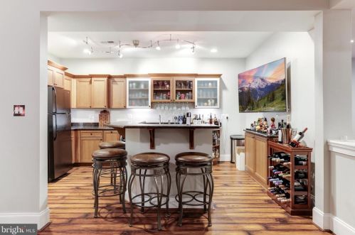 43331 Riverpoint Dr, Leesburg VA 20176-1296 exterior