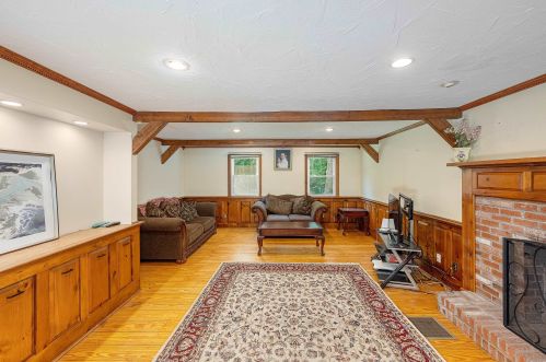 12 Happy Ave, Derry NH  03038-5419 exterior