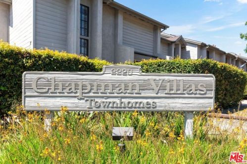 2220 Chapman Ave, Fullerton CA  92831-4219 exterior