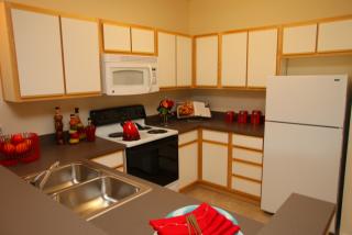 3900 Lancaster Dr, Salem OR  97305-1446 exterior