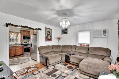 398 Ryders Ln, East Brunswick NJ  08816-2202 exterior