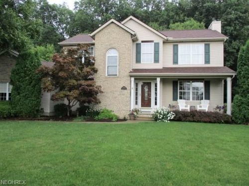 4801 Sprucewood St, Avon, OH 44011-2716
