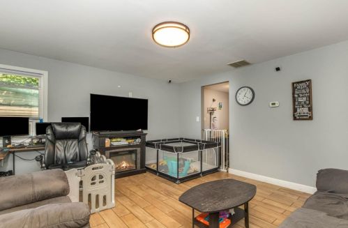 7450 Southeastern Ave, Hammond IN  46324-2933 exterior