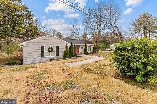361 Morgan Ln, Foneswood, VA 22572-4216