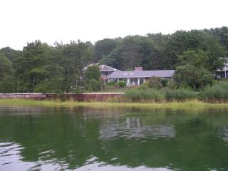 152 Crescent St, Duxbury, MA 02332-5056