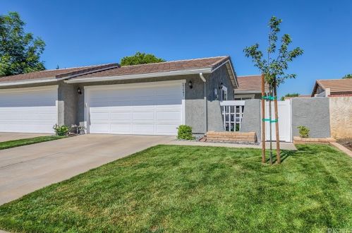 25641 Alicante Dr, Santa Clarita, CA 91355-2267