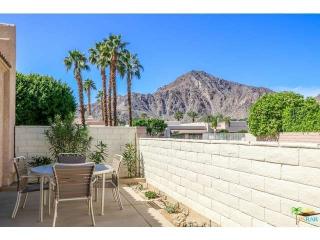 48202 Calle Florista, La Quinta CA  92253-2244 exterior