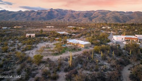3901 Smokey Topaz, Tucson, AZ 85749-9711