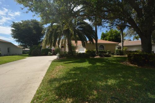 9090 Cedar Creek Dr, Bonita Springs, FL 34135-6595