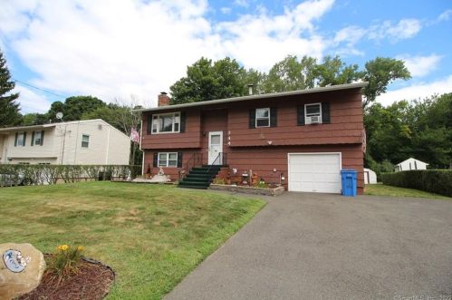 344 Beth Ln, Waterbury, CT 06705-2542