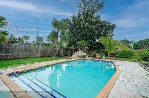 5236 Lake Blvd, Delray Beach, FL 33484-4223