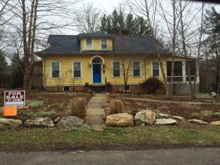 8 Chiles Ave, Asheville, NC 28803-2202