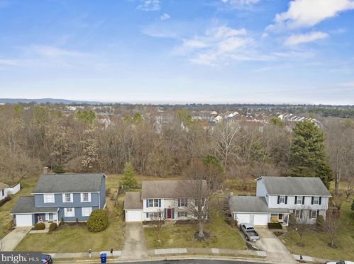 812 Rust Dr, Leesburg, VA 20176-2448