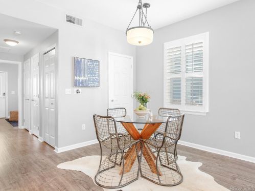 2703 Roslyn St, Denver CO 80237-2112 exterior