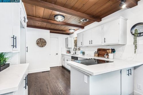 392 Moraga Way, Orinda CA  94563-3805 exterior