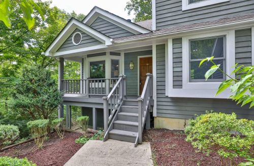 3845 Chimney Hill Dr, Cincinnati, OH 45241-3839