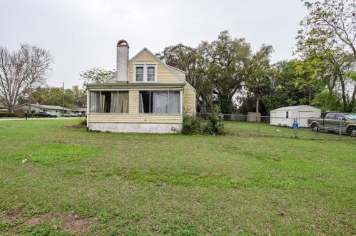 1217 Osceola Ave, Tavares, FL 32778-3431