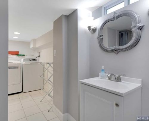 1663 River Rd, Teaneck NJ  07666-2259 exterior