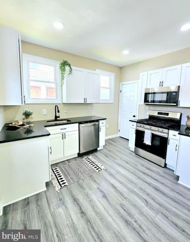 51 Johnson Blvd, Gloucester NJ  08030-1527 exterior