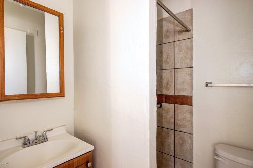 5711 35th Ave, Phoenix AZ 85053-1623 exterior