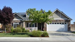 1566 Castoro Way, Hanford, CA 93230-8170
