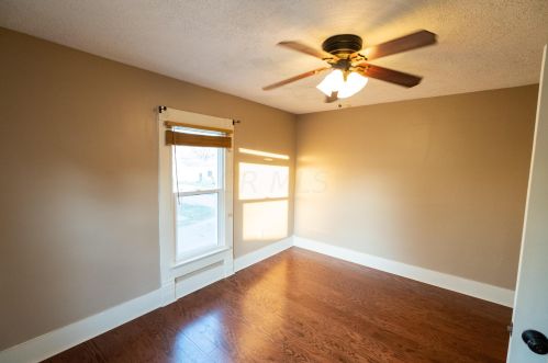 100 Maplewood Ave, Mount Vernon OH  43050-3138 exterior