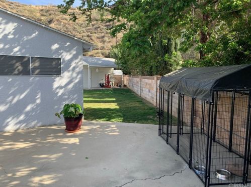 26607 Balerna Dr, Santa Clarita CA  91350-2305 exterior