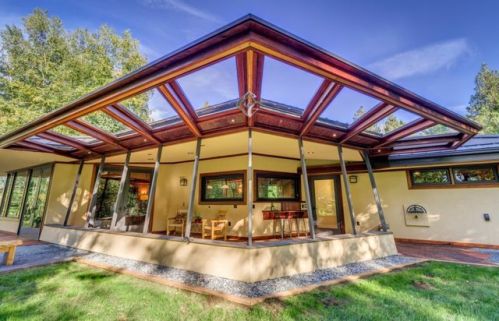 8498 Telegraph Rd, Everson, WA 98247-9255