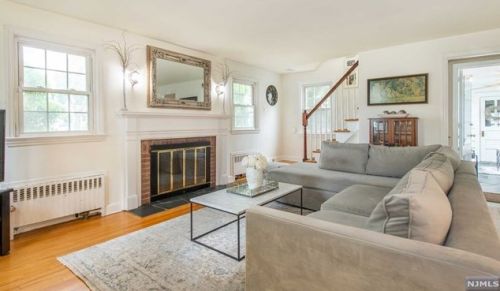 133 Monroe Ave, River Edge, NJ 07661-2112