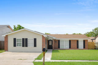 3721 Morriswood Dr, Harvey, LA 70058-1932