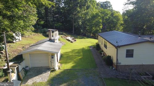240 Ridge Ave, Ephrata, PA 17522-2553