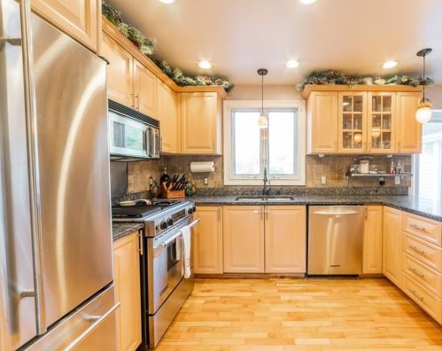 467 Robin Hollow Rd, West Greenwich RI  02817-2118 exterior